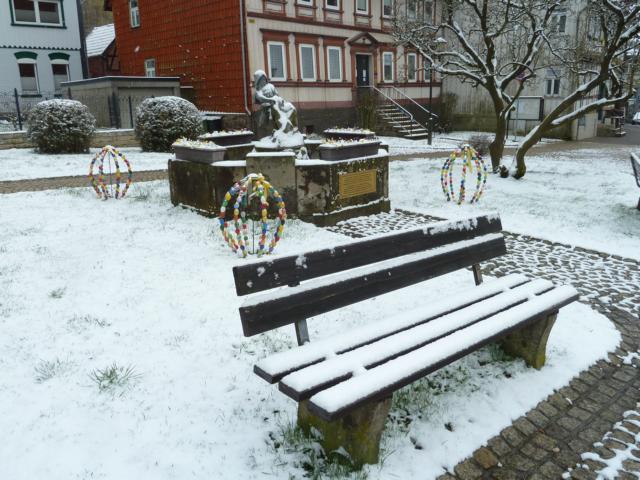 BG 478 österl. Zwergenbrunnen m Bank i Schnee 06042021